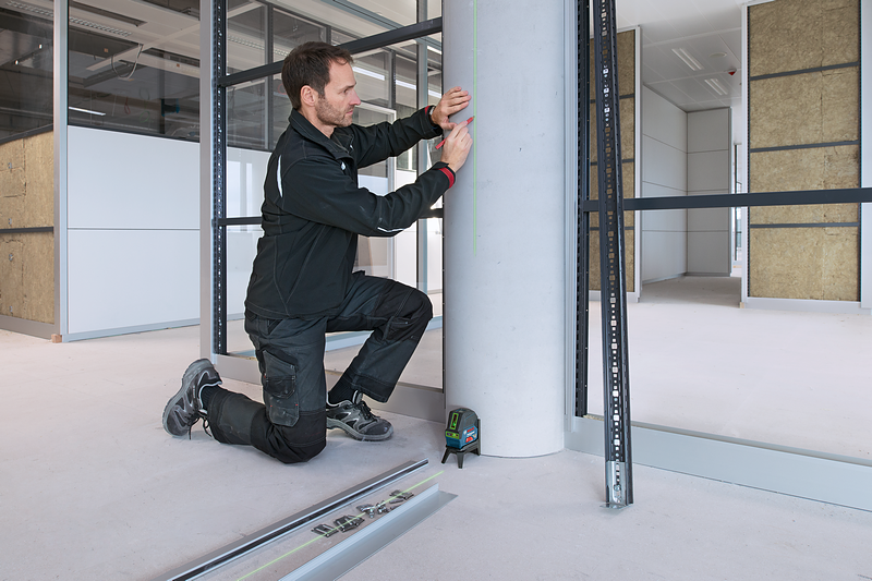 BOSCH GCL2-15G เลเซอร์กำหนดแนวเส้น กากบาท ระยะ 15 เมตร เลเซอร์สีเขียว #0601066J00 ใช้ขา BT150