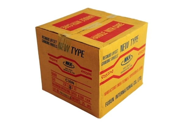 SKI - สกี จำหน่ายสินค้าหลากหลาย และคุณภาพดี | NKK แผ่นตัดปูนสีดำ 9นิ้วx3x22x2F [C30N] (50แผ่น/ลัง)(25แผ่น/กล่อง)