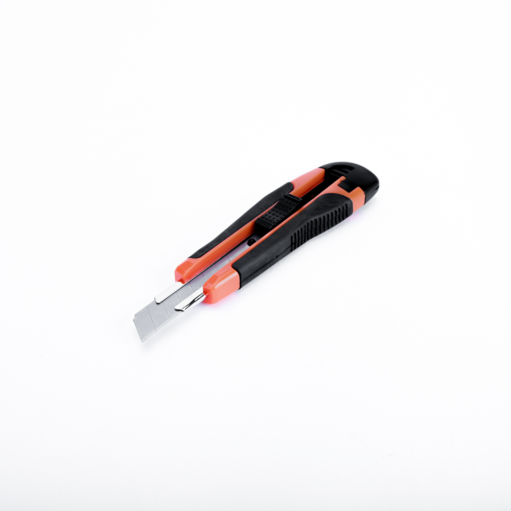 KENDO 30615 มีดคัตเตอร์ (หุ้มยาง) ขนาด 18mm