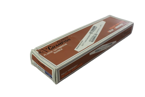 CHAMPION ไขควงแกนดำไม่ทลุ ปากแบน 100F 8นิ้ว (ราคาต่ออัน , 1 กล่องมี 6 อัน)
