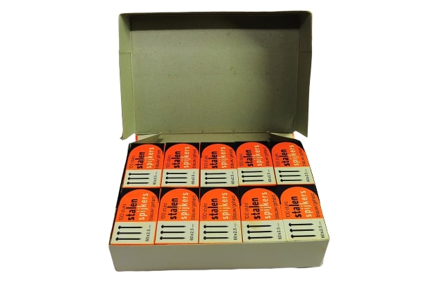 HIZ. ตะปูคอนกรีตดำ 60x2.5mm. กล่องส้ม ขายขั้นต่ำ10กล่องเล็ก